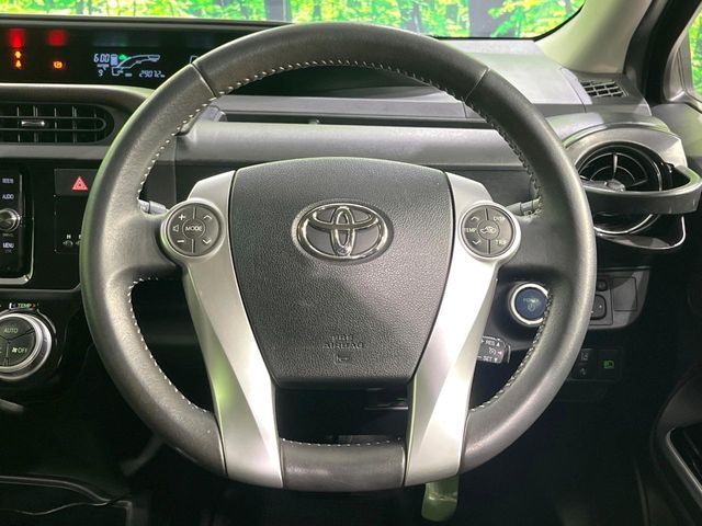 TOYOTA AQUA 2017