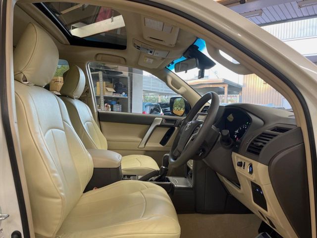 TOYOTA LANDCRUISER PRADO 2019