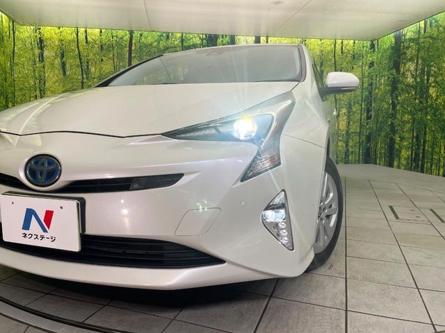 TOYOTA PRIUS 4WD 2018