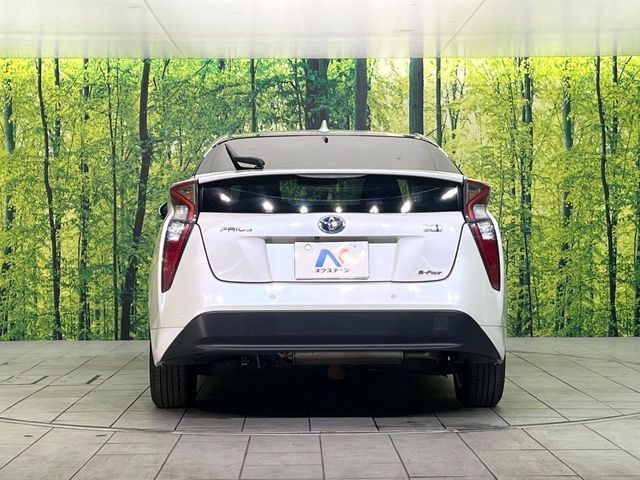 TOYOTA PRIUS 4WD 2018