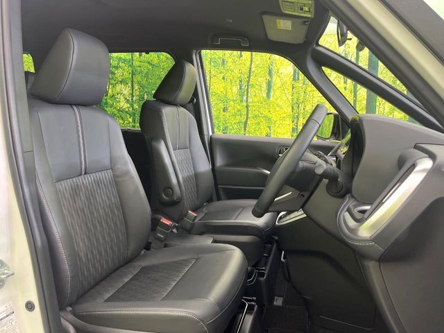 TOYOTA NOAH 4WD 2025