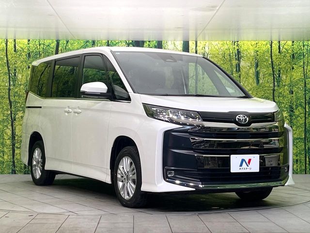 TOYOTA NOAH 4WD 2025