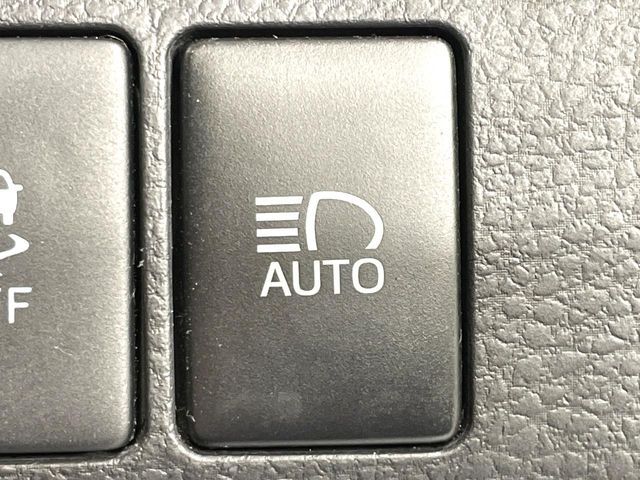 TOYOTA HARRIER 2WD 2017