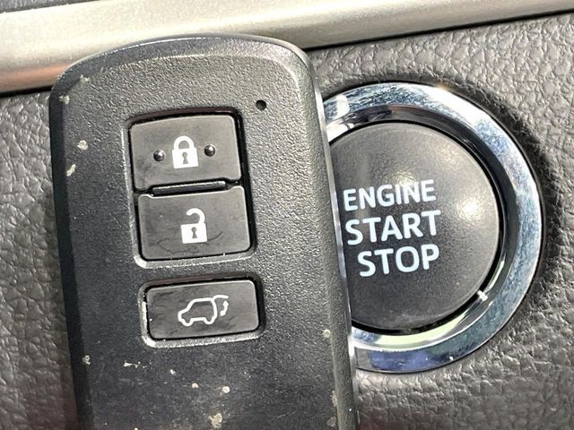 TOYOTA HARRIER 2WD 2017