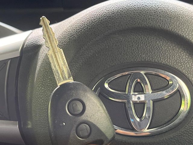 TOYOTA PIXIS MEGA 2016