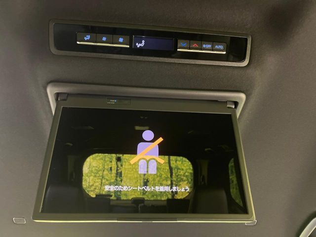 TOYOTA VOXY HYBRID 2023