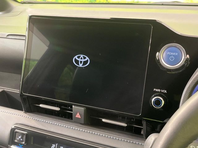 TOYOTA VOXY HYBRID 2023