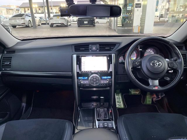TOYOTA MARK X 2019