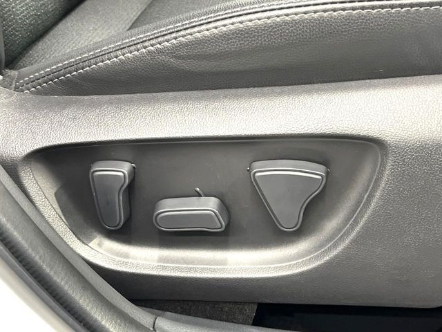 TOYOTA YARIS CROSS HYBRID 2025