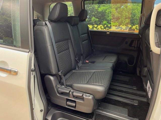 NISSAN SERENA  WG 4WD 2023