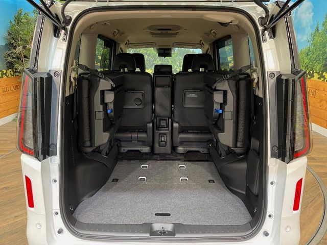 NISSAN SERENA  WG 4WD 2023