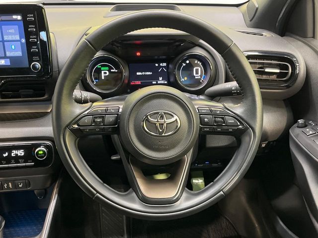 TOYOTA YARIS HYBRID 2022