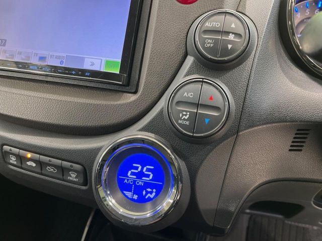 HONDA FIT SHUTTLE HYBRID 2011