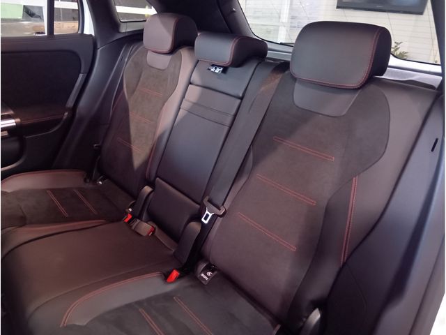 MERCEDES BENZ MERCEDES BENZ GLA class 2020