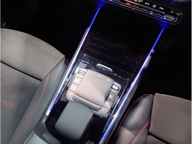 MERCEDES BENZ MERCEDES BENZ GLA class 2020