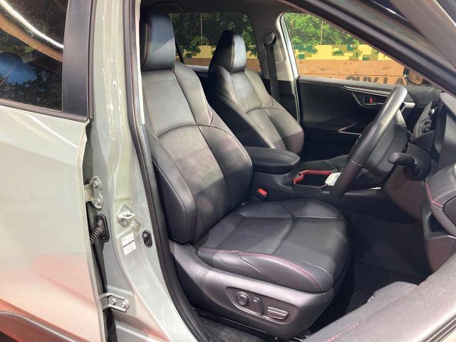 TOYOTA RAV4 4WD 2024