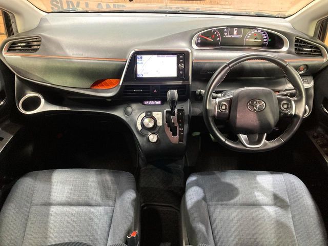 TOYOTA SIENTA 2017