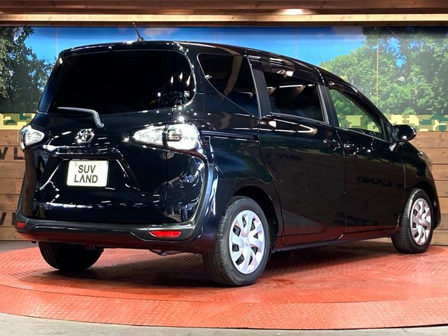 TOYOTA SIENTA 2017