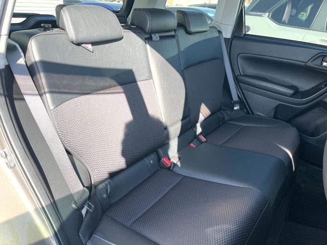 SUBARU FORESTER 2017