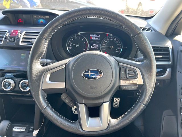 SUBARU FORESTER 2017