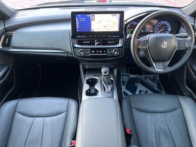 TOYOTA CROWN sedan hybrid 2022