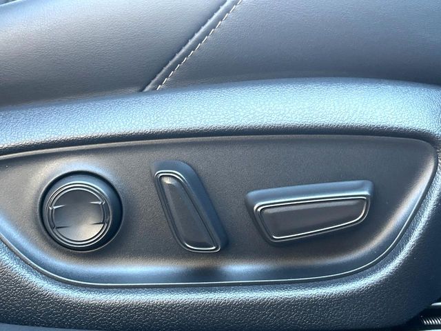 TOYOTA CROWN sedan hybrid 2022