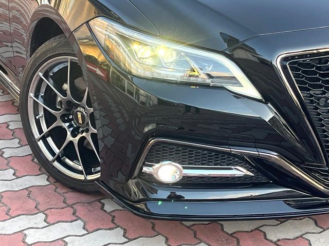 TOYOTA CROWN sedan hybrid 2022