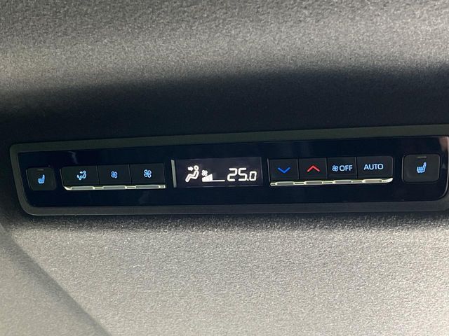 TOYOTA VOXY HYBRID 2024