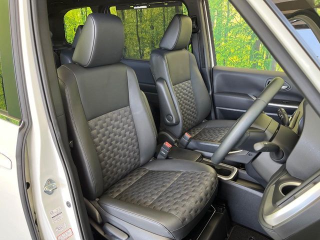 TOYOTA VOXY HYBRID 2024