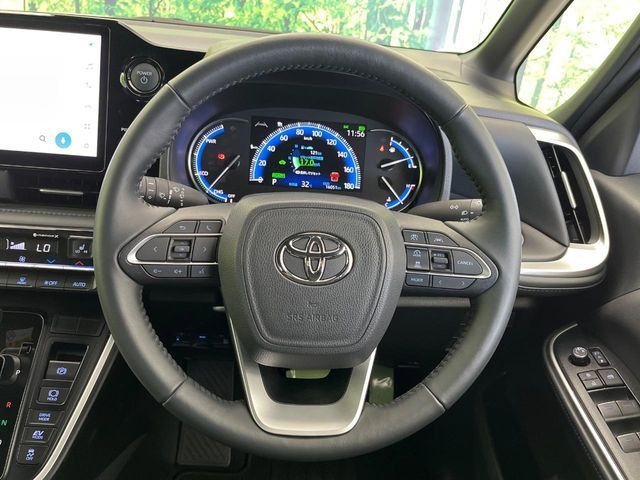 TOYOTA VOXY HYBRID 2024