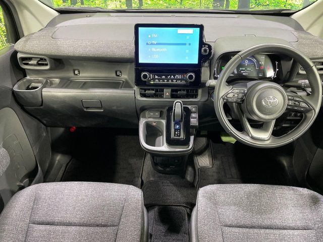 TOYOTA SIENTA HYBRID 2023