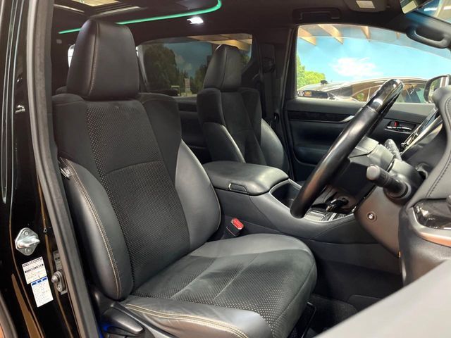 TOYOTA ALPHARD hybrid 4WD 2021