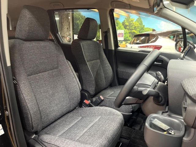 TOYOTA SIENTA HYBRID 2024