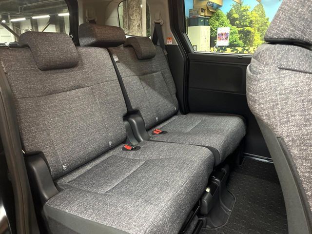 TOYOTA SIENTA HYBRID 2024