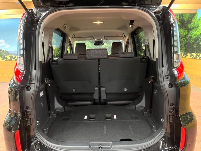 TOYOTA SIENTA HYBRID 2024