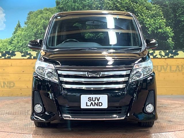 TOYOTA NOAH 2014