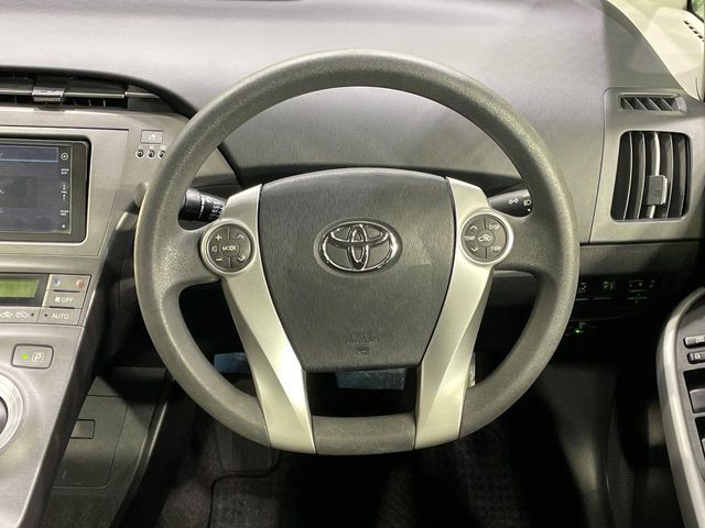 TOYOTA PRIUS 2012