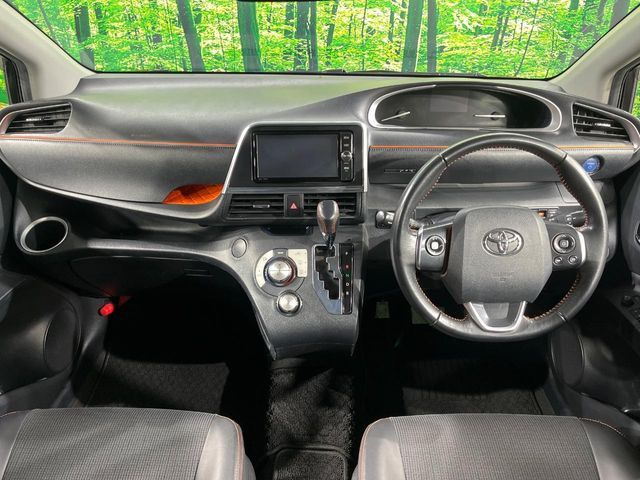 TOYOTA SIENTA HYBRID 2017
