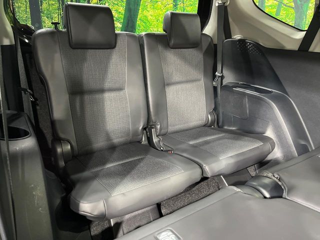 TOYOTA SIENTA HYBRID 2017