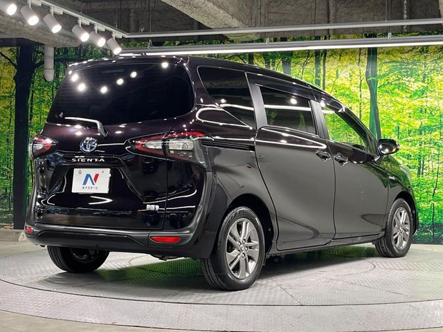 TOYOTA SIENTA HYBRID 2017