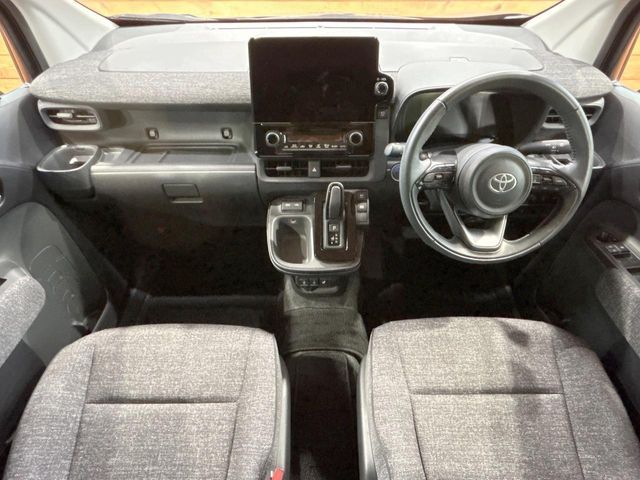 TOYOTA SIENTA HYBRID 2023