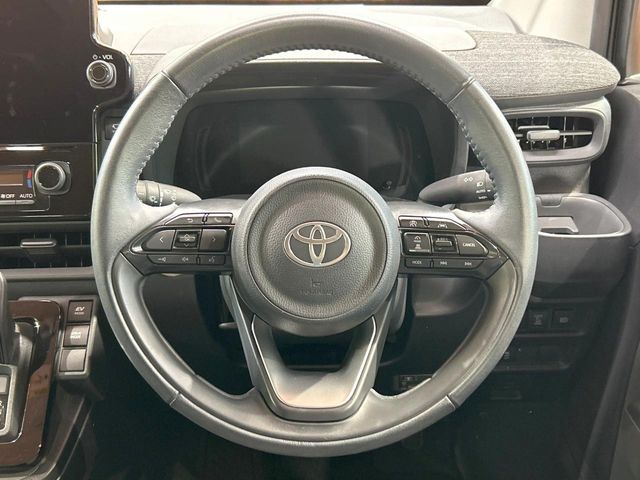 TOYOTA SIENTA HYBRID 2023