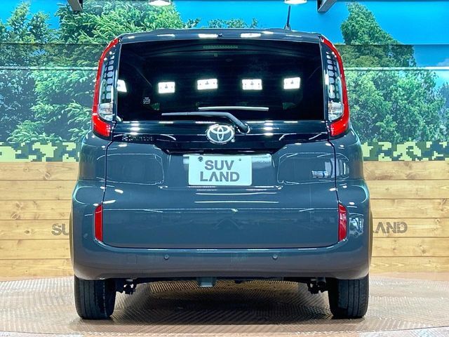 TOYOTA SIENTA HYBRID 2023