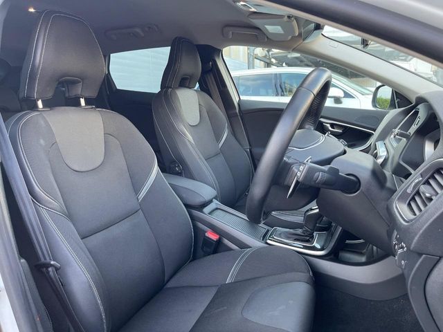 VOLVO VOLVO V40 2017