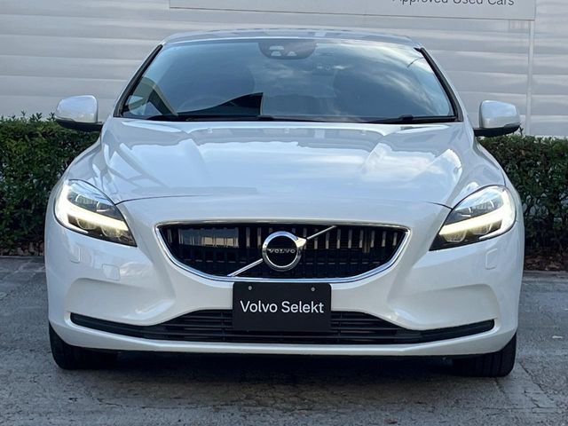 VOLVO VOLVO V40 2017