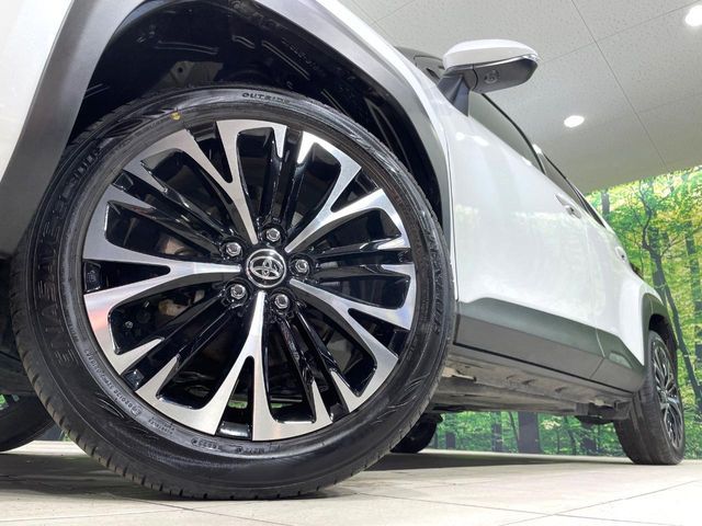 TOYOTA YARIS CROSS HYBRID 2025