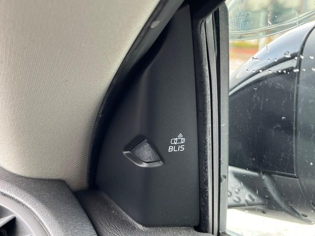 VOLVO VOLVO V40 2017