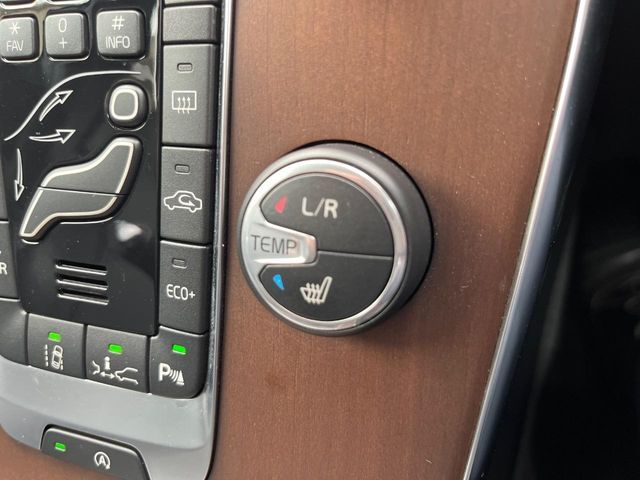 VOLVO VOLVO V40 2017