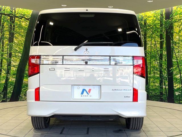 MITSUBISHI DELICA D:5 4WD 2019