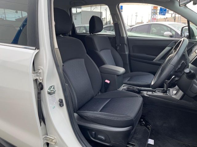 SUBARU FORESTER 2012